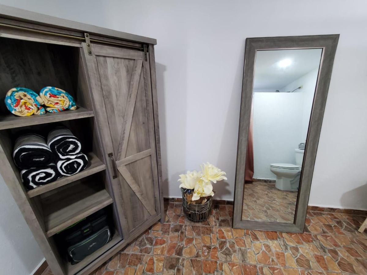 Aguadilla Breeze Apt In Gated Complex 8 Minute Walk To Crashboat Beach Kültér fotó